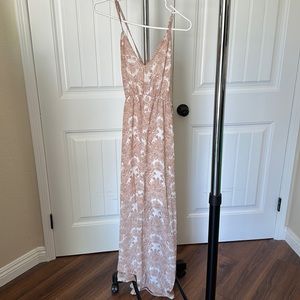 Brand is Promesa. Size small, long summer dress. Peachy/nude pattern.